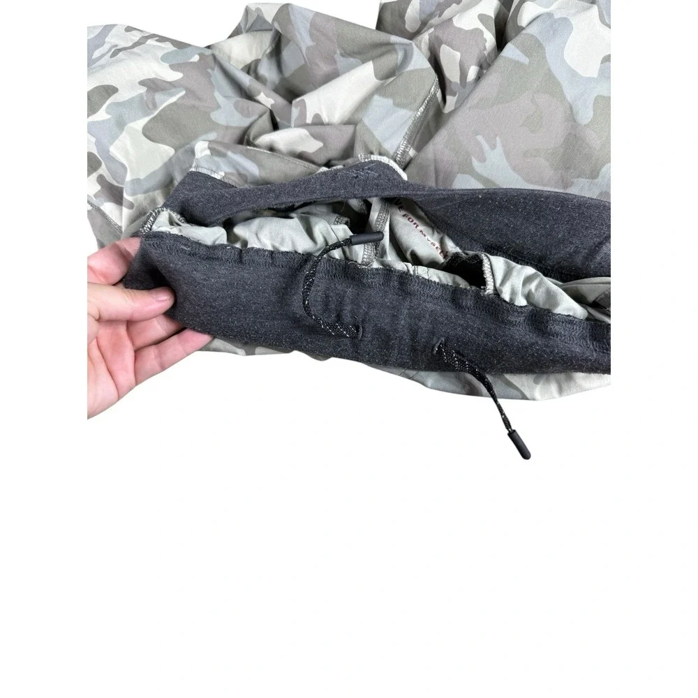 Rhone Athletic Shorts Mens Small Gray‎ Camo Elastic Waist Performance 7in Inseam